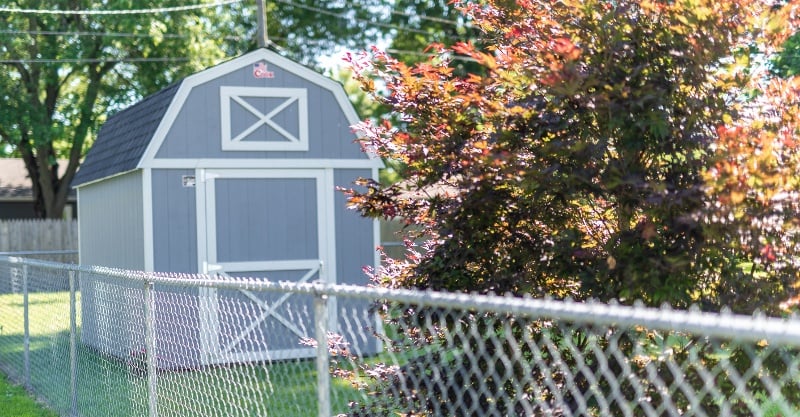 Lofted Barn In Fenced Backyard
